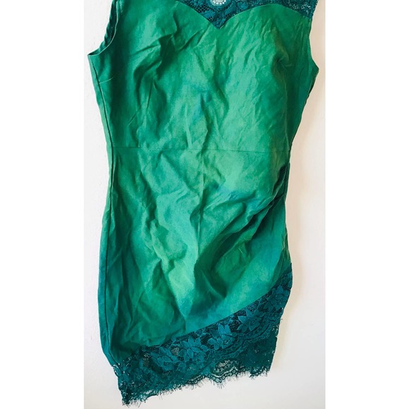 ❤️NWT Unique & Classic lace green iridescent dress size medium - Picture 4 of 7